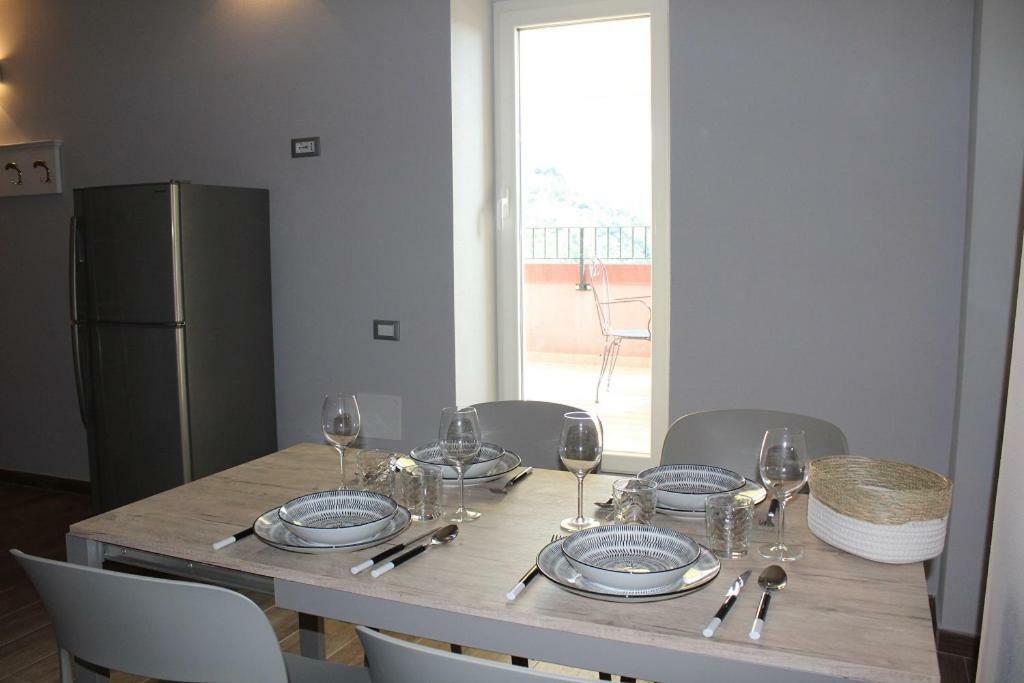 Residenza Del Capitano Luxury Apartments เลวานโต ภายนอก รูปภาพ